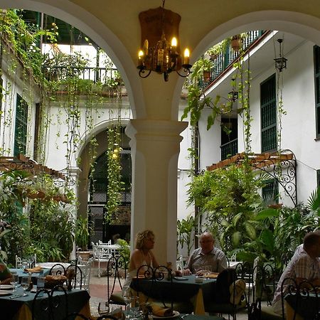 Hostal Valencia Hotel Havana Exterior photo