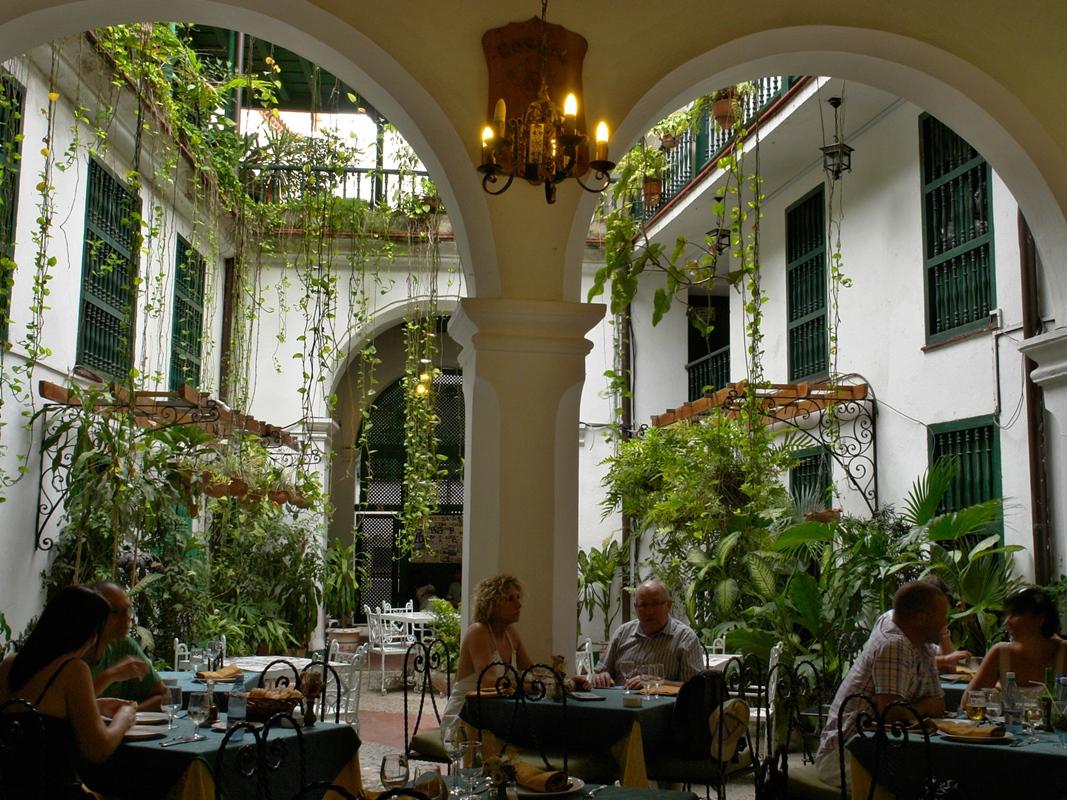 Hostal Valencia Hotel Havana Exterior photo