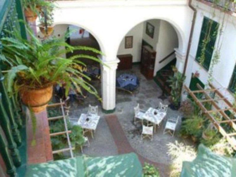 Hostal Valencia Hotel Havana Exterior photo